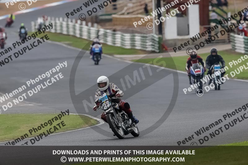Vintage motorcycle club;eventdigitalimages;mallory park;mallory park trackday photographs;no limits trackdays;peter wileman photography;trackday digital images;trackday photos;vmcc festival 1000 bikes photographs